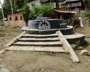 The most well known well in Puná. But it is surrounded by poorly constructed septic tanks and animal pens.  Testing has showed high levels of bacterial contamination.